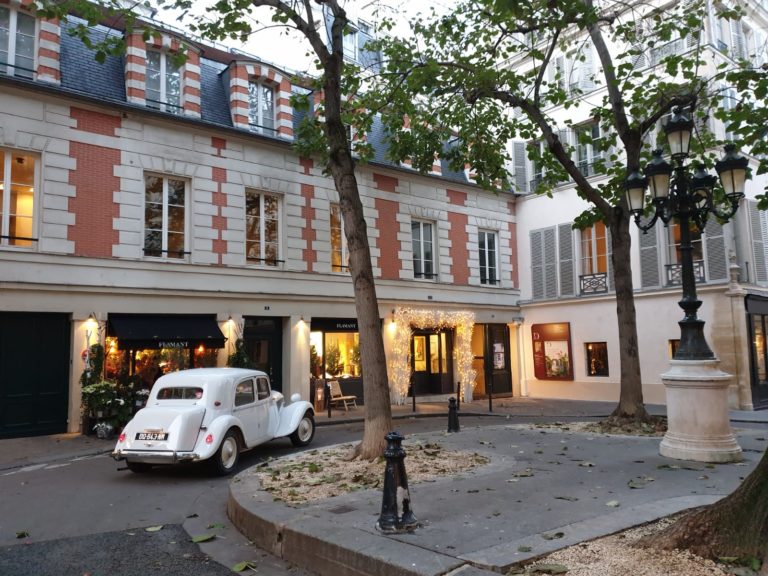 Vintage Car Paris Tour Photos