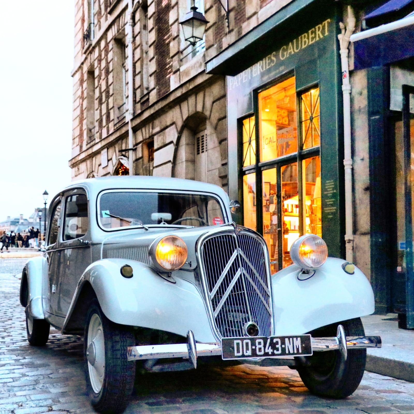 paris tour in vintage car